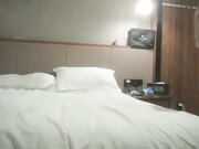 千寻全国探花约了两个妹子留一个啪啪，上位骑乘床上翘屁股后人猛操