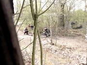 【奇幻猎奇】三美女户外春游被蒙面性狂人挨个抓住暴力虐操