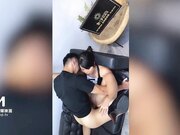 国产AV佳作MDXS0008-我的空姐女友是荷官 赢一次干一次