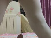 对白精彩淫荡94年做美容的小美女某淘新买护士情趣装与炮友啪啪