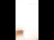 白嫩少妇被年轻小伙子上下抽插高潮不断