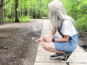 巨乳嫩妹伊娃清纯牛仔连衣裙公园散步露出找个人少的地方啪啪野战