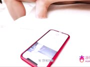 天美传媒联合出品国产AV佳作之地表最婊-和老公打着电话偷情操逼