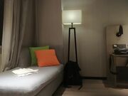 今夜清新校园女神，00后小仙女软萌乖巧，苗条精致被大屌猛男沙发上肆意蹂躏