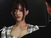 2泊3日の社員旅行中、居残りを命 希島あいり (2)