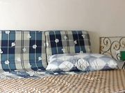 酒吧刚认识的大波妹子约到家里干 跟着嗨曲的节奏大力抽插 没一会就射了