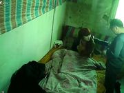 年轻妹子被大叔骗到宾馆大力强干