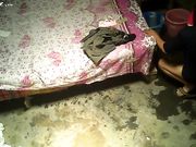 专接中老年嫖客的小胖妹似乎很享受被操过程