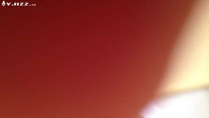 钟情于口交的妹子吸允着大屌时表情很享受