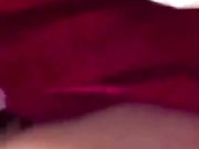 白嫩空姐3P前先把自己摸湿 然后两根大屌轮流骑