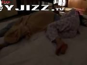 [母子乱伦精彩合集]-母亲家中勾引青春期欲望十足的儿子