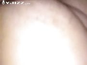 国产情人穿着黑丝套装在家里激情玩乐 逼逼流水床单都湿了