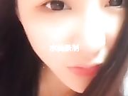 某APP直播平台大奶子露脸美女主播睡床上2小时40分放福利 极品馒头逼感觉好紧