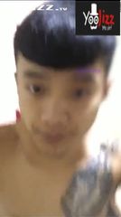 闺蜜女友王東瑤性感黑丝诱惑 紋身男友浴室手持大鸡吧射一脸淫精