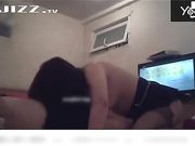 风韵十足的气质小少妇在洗浴中心做按摩时碰到个鸡巴比较大的客户 按着按着吃起鸡巴来了