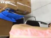 淘宝网店女客服穿着情趣内衣和掌柜在发货仓库啪啪