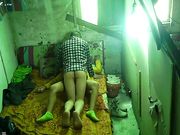 很会玩的民工大哥换着体位玩上面小姐 这两百块花的真值