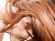 年轻小萝莉自慰完后在洗手间直播用妇炎洁洗逼逼