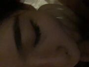 眼镜男勾搭很久终于把大学好友气质漂亮的女友约到酒店偷情