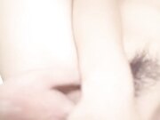 良家少妇拍写真，拍完顺便干一炮把精液射在逼毛上