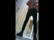 商场女厕全景偷拍手持红色手机气质美少妇