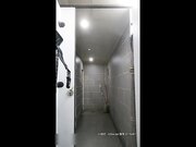 网吧的女网管值夜班半夜寂寞了那个假鸡巴去厕所里自慰还爆菊