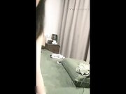 长的很清纯的御姐换上情趣吊带深喉给男友吃鸡巴