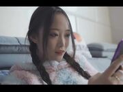 制服JK女约拍被摄影师和朋友用媚药各种玩弄激情3P轮操