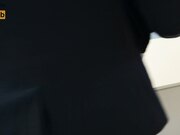 年轻的秘书在办公桌上被双洞肏