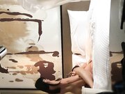 勾搭了很久终于把老婆气质漂亮的美乳表姐约到酒店,进屋就迫不及待干她