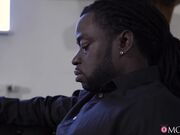 大奶子熟妇Angel Wicky知道如何调教大黑屌，然后被浓精颜射