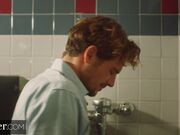 女老闆每週都要榨乾男員工的精液直到週末才給恢復的機會