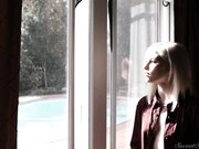 模特 Lasirena69 在拍摄最后被摄影师大鸡吧征服